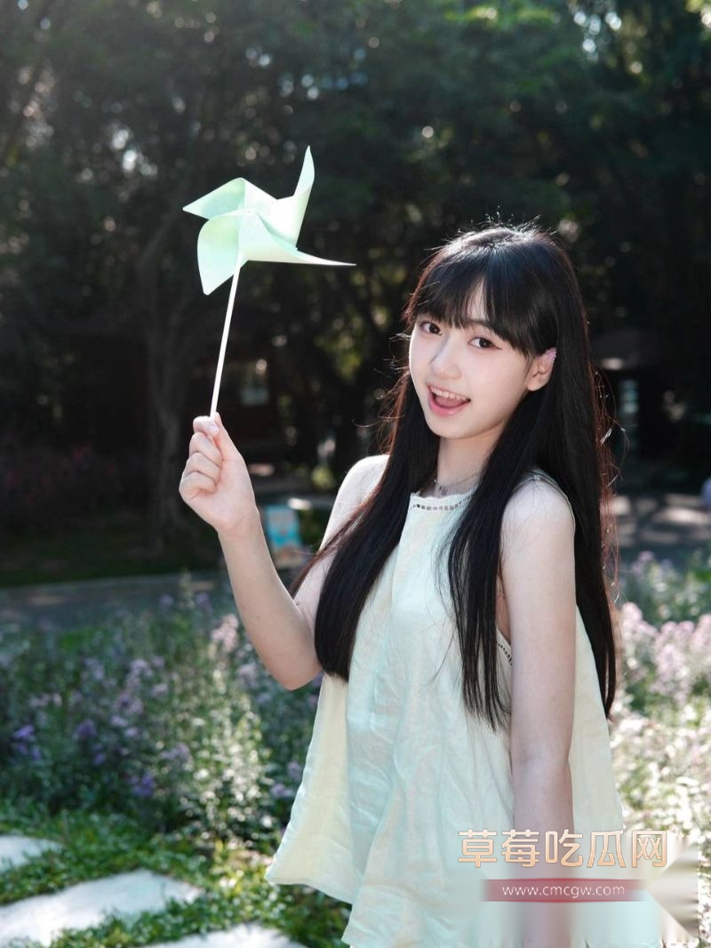 梁圈圈手机保存其他女生照片7 梁圈圈手机保存其他女生照片7