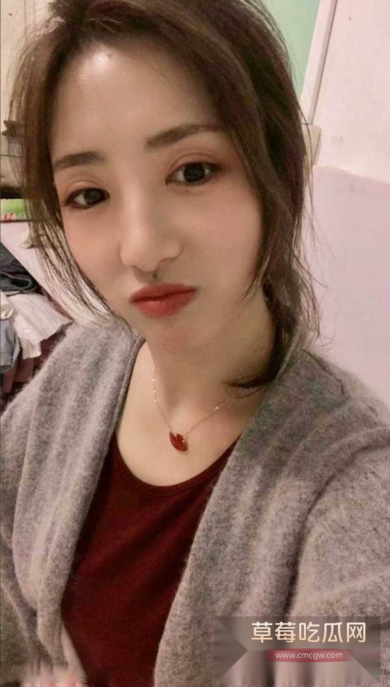 清纯美艳的女神店员 19