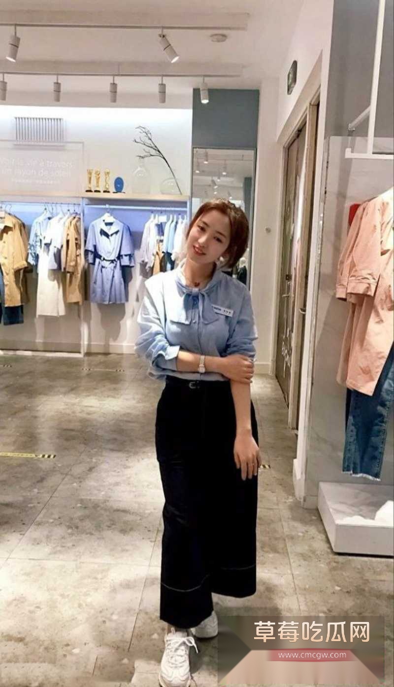 清纯美艳的女神店员 21