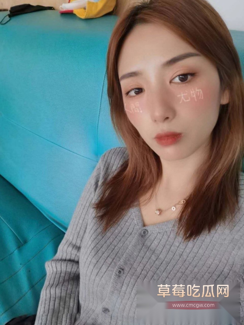 清纯美艳的女神店员 29