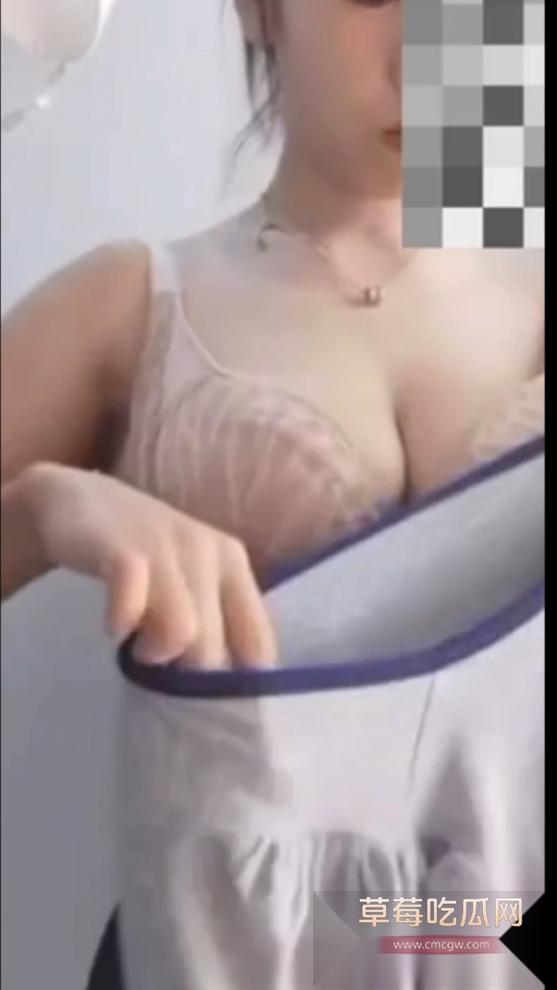 清纯美艳的女神店员 9