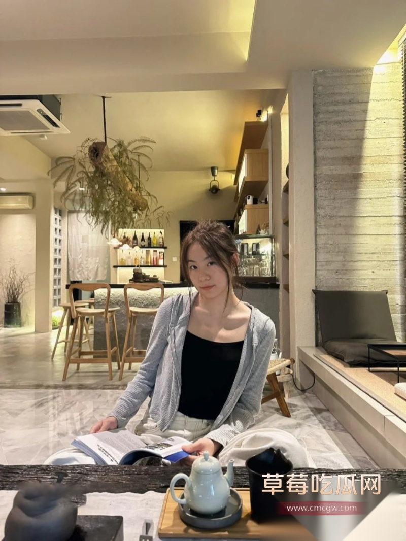 江苏艺术学院超美学姐 廖燕郡 21 江苏艺术学院超美学姐 廖燕郡 21