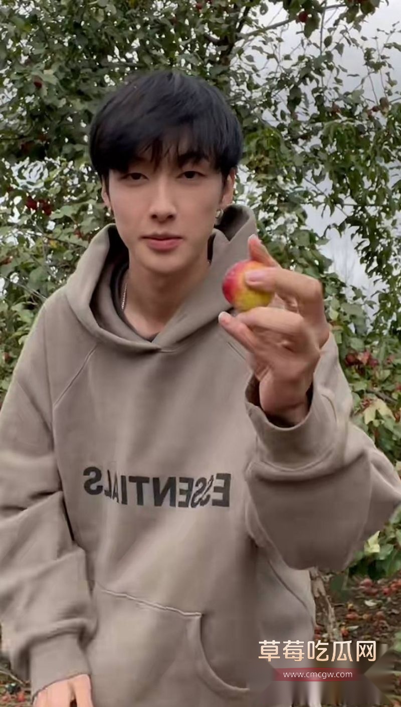 艾瑞吧弟与字母姐y子的照片3 艾瑞吧弟与字母姐y子的照片3