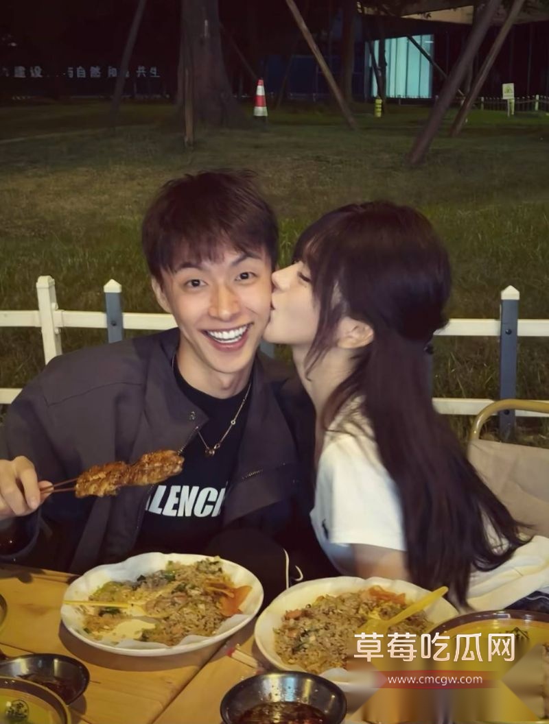 艾瑞吧弟与字母姐y子的照片9 艾瑞吧弟与字母姐y子的照片9