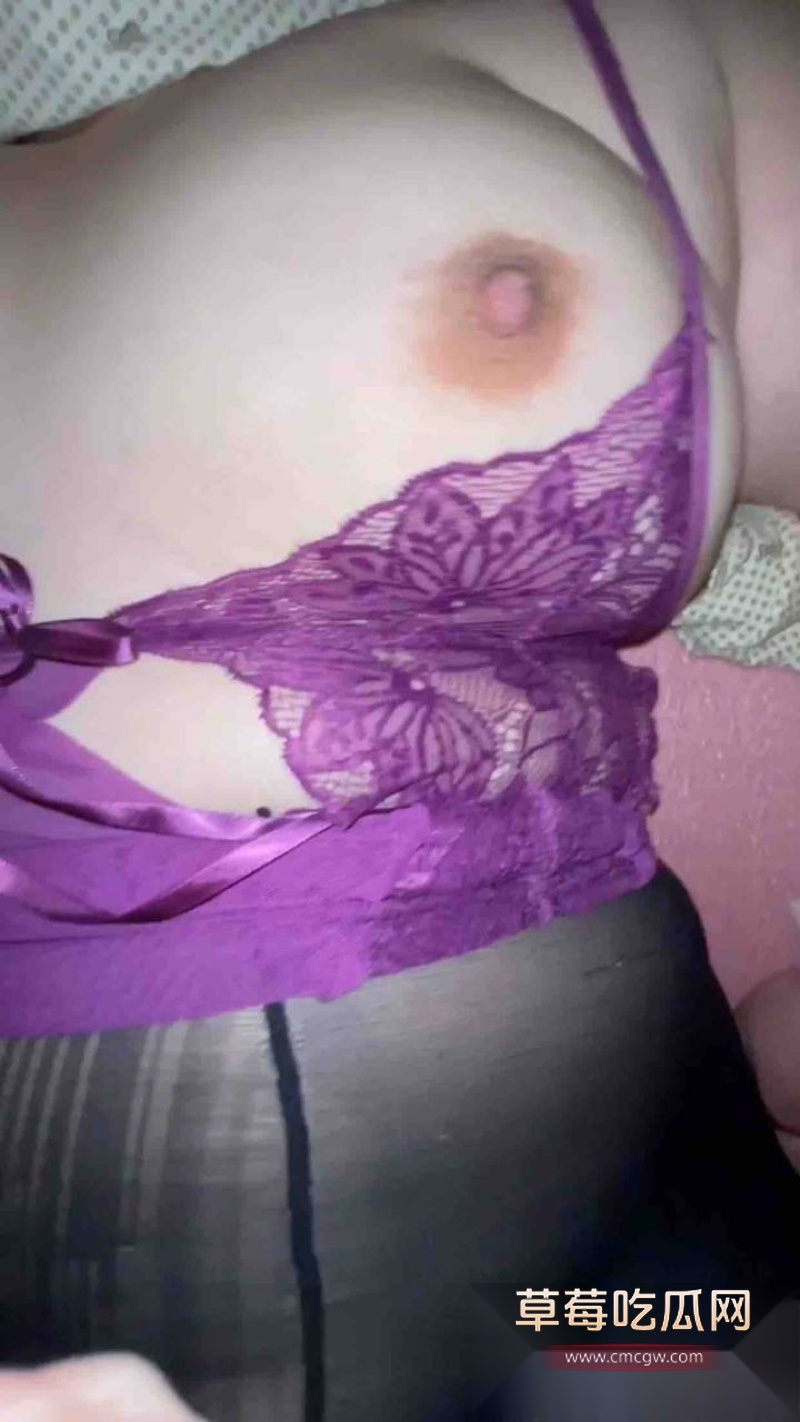 床上爆操妖娆的丈母娘 6