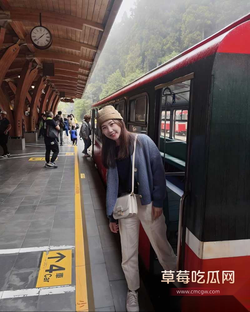 高颜短发学生妹 陈思晴 11 高颜短发学生妹 陈思晴 11