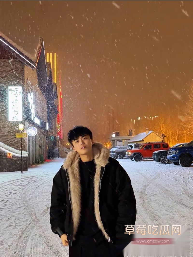 牌晓亮相关照片以及主页17