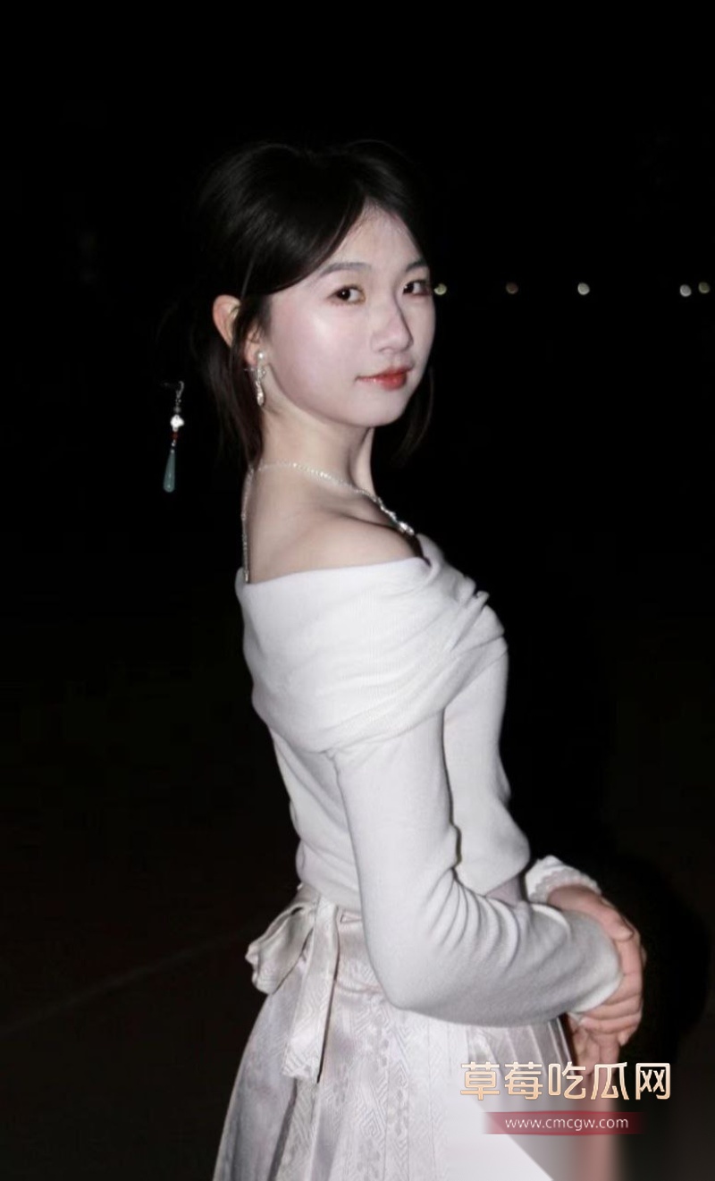 河南女大学生多套清纯生活照 11 河南女大学生多套清纯生活照 11