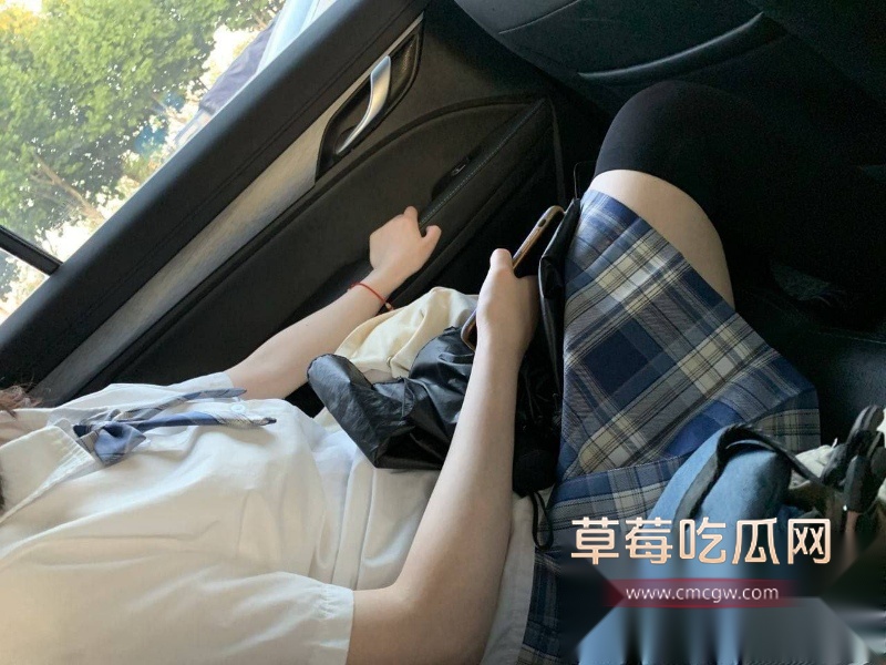 西铁院毕业生张婉 15 西铁院毕业生张婉 15