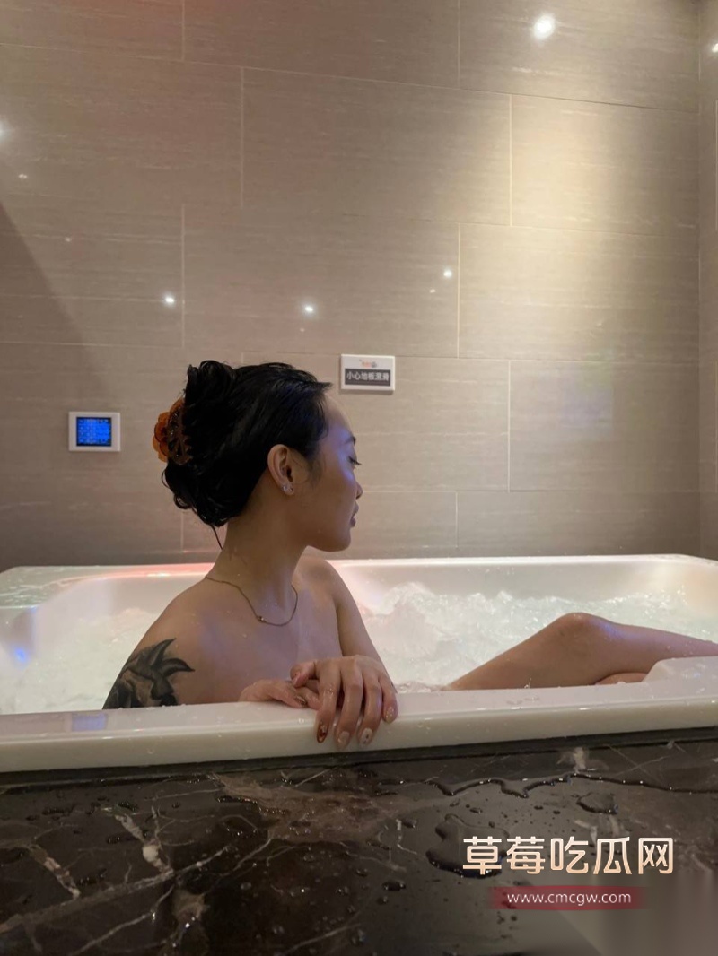 极品高颜值银行柜员张尹慧 17