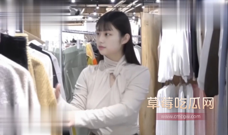 抄底偷拍极品长腿美女 1