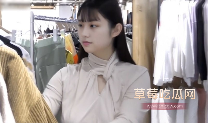 抄底偷拍极品长腿美女 9