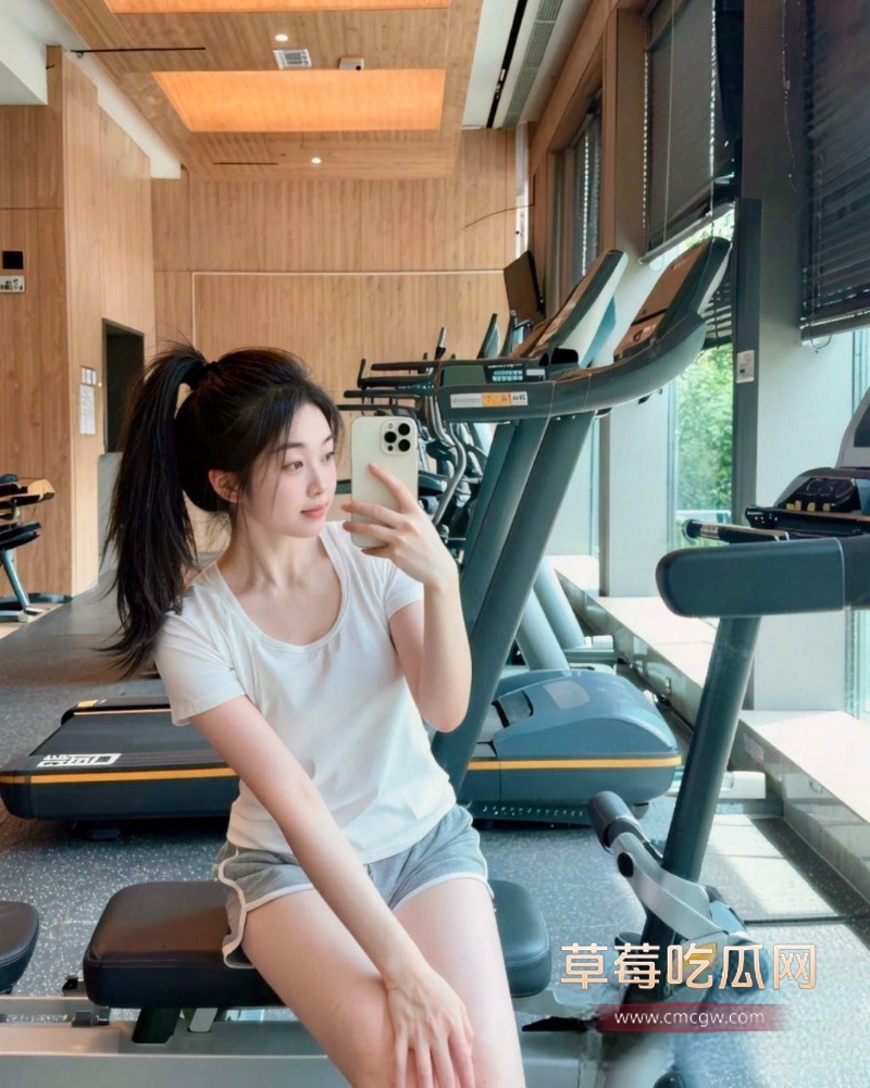 四女在教室戴假阳具操逼互舔 9