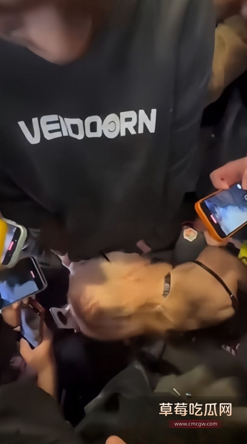 长沙解放西路黄发女子2分钟炸裂吞精完整视频流出 11 长沙解放西路黄发女子2分钟炸裂吞精完整视频流出 11