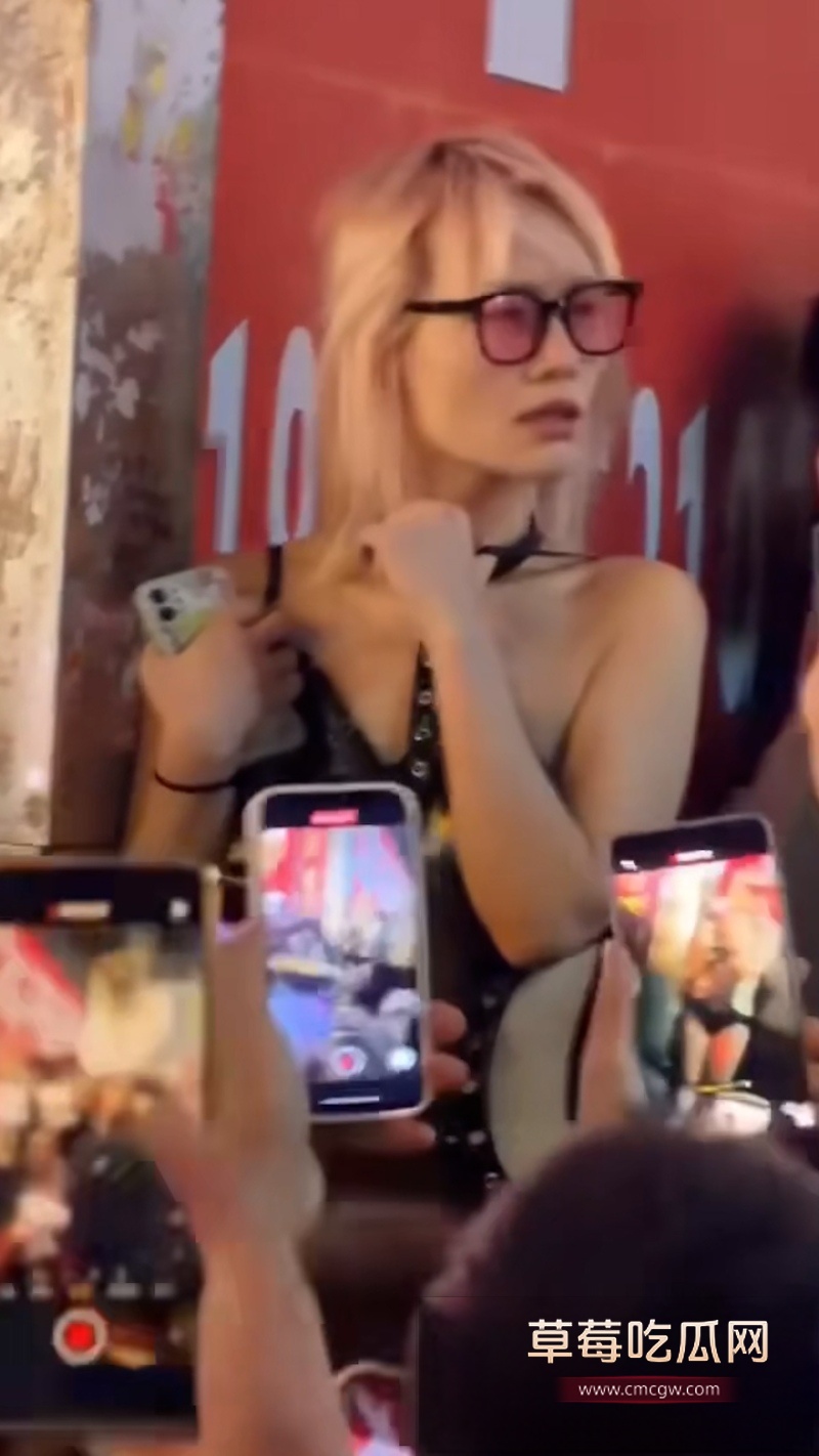 长沙解放西路黄发女子2分钟炸裂吞精完整视频流出 18 长沙解放西路黄发女子2分钟炸裂吞精完整视频流出 18