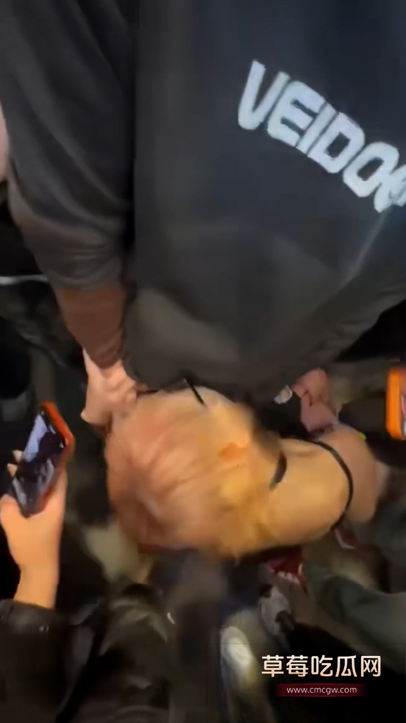 长沙解放西路黄发女子2分钟炸裂吞精完整视频流出 19 长沙解放西路黄发女子2分钟炸裂吞精完整视频流出 19