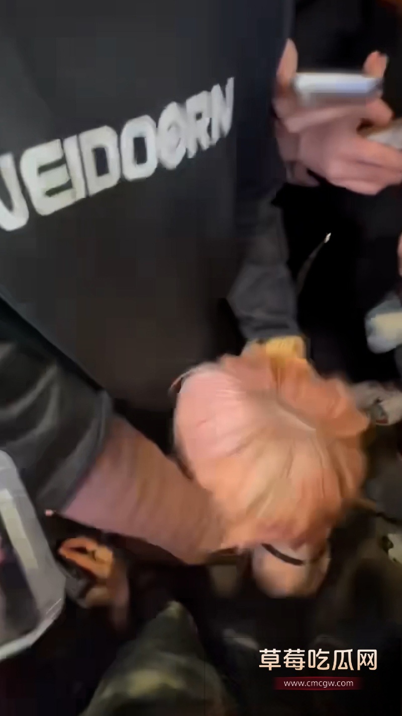 长沙解放西路黄发女子2分钟炸裂吞精完整视频流出 20 长沙解放西路黄发女子2分钟炸裂吞精完整视频流出 20