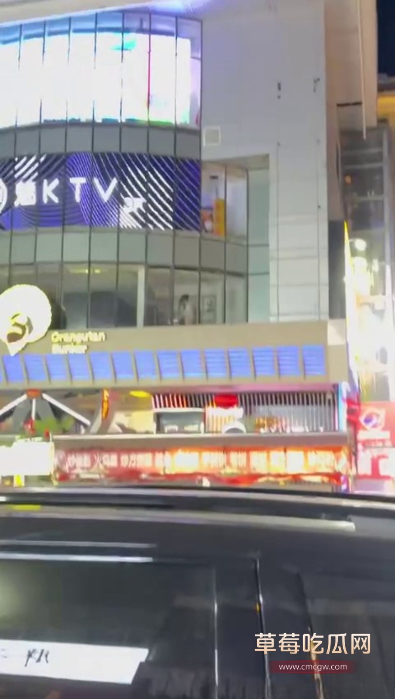 小情侣激情缠绵1