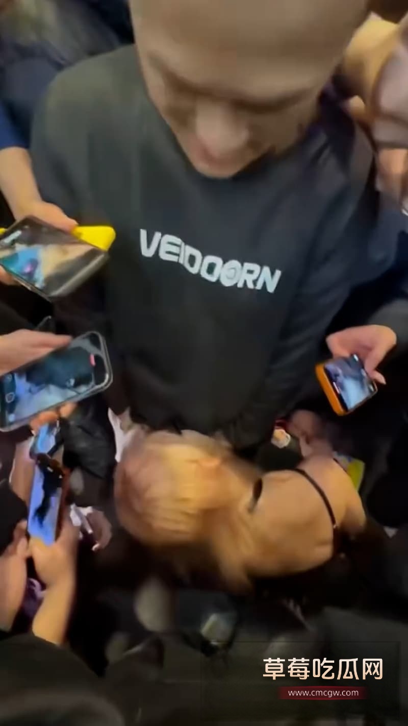 长沙解放西路黄发女子2分钟炸裂吞精完整视频流出 1 长沙解放西路黄发女子2分钟炸裂吞精完整视频流出 1