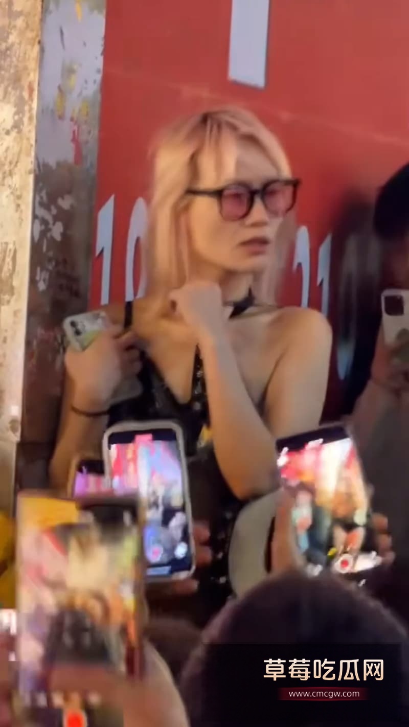 长沙解放西路黄发女子2分钟炸裂吞精完整视频流出 6 长沙解放西路黄发女子2分钟炸裂吞精完整视频流出 6