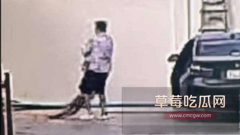 安徽美女在泰国参加完泳池派对后 被中国男同胞迷晕拖走 29