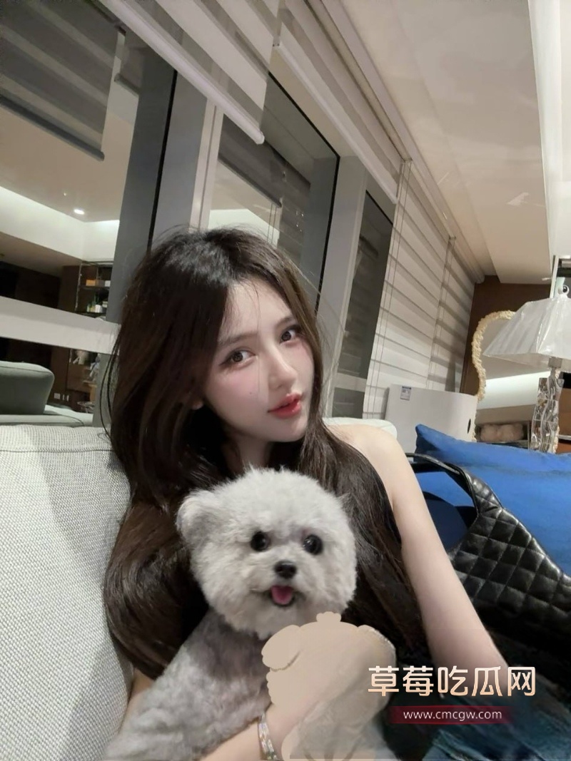 安徽美女在泰国参加完泳池派对后 被中国男同胞迷晕拖走 6