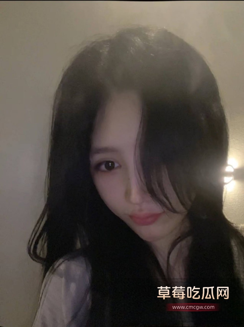 安徽美女在泰国参加完泳池派对后 被中国男同胞迷晕拖走 45