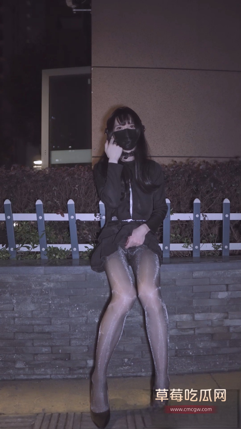 男娘JK灰丝电梯口 6