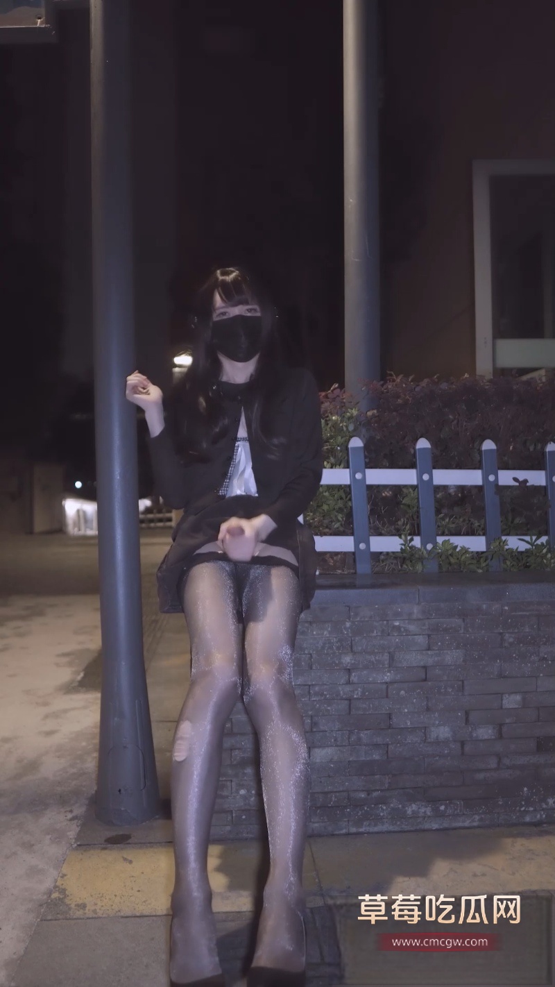 男娘JK灰丝电梯口 9