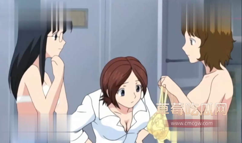 电车上两位美女被一群痴汉围拢 3