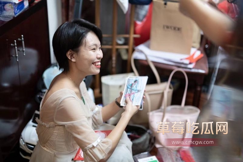 黄发骚女老师身份的日常照片3 黄发骚女老师身份的日常照片3