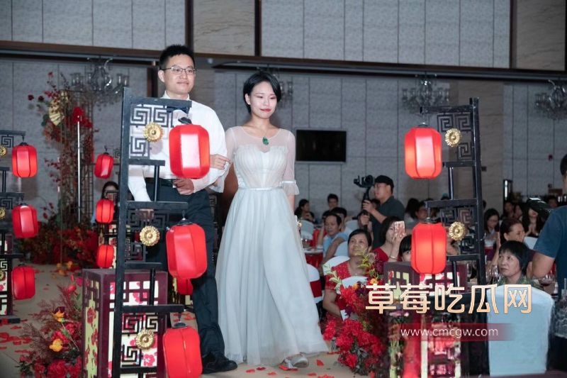 黄发骚女老师身份的日常照片5 黄发骚女老师身份的日常照片5