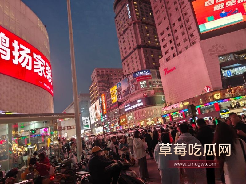 黄发骚女老师身份的日常照片7 黄发骚女老师身份的日常照片7