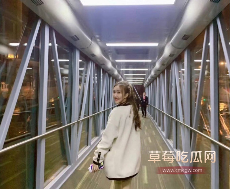 女网红傲娇媛私生活混乱睡男模 33