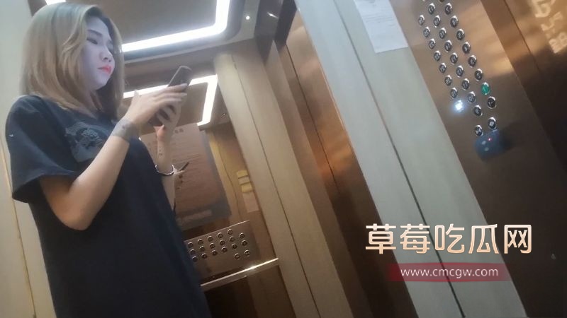 私房探花在五星酒店约操160小厂妹1