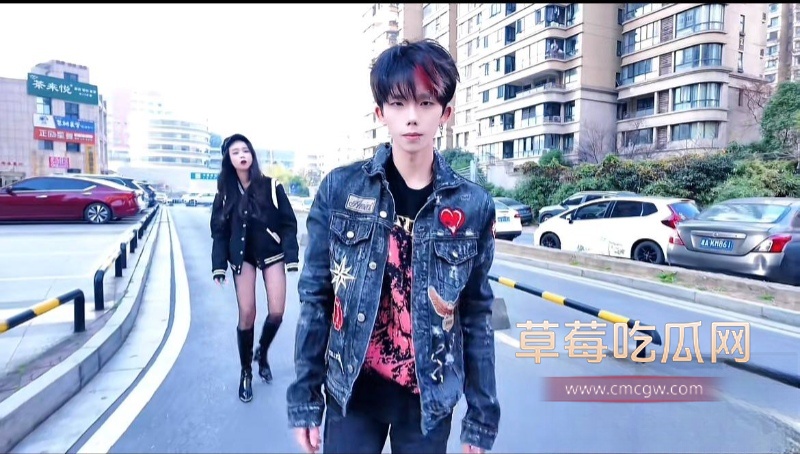 抖音50多万粉男网红 罗琰泽 32