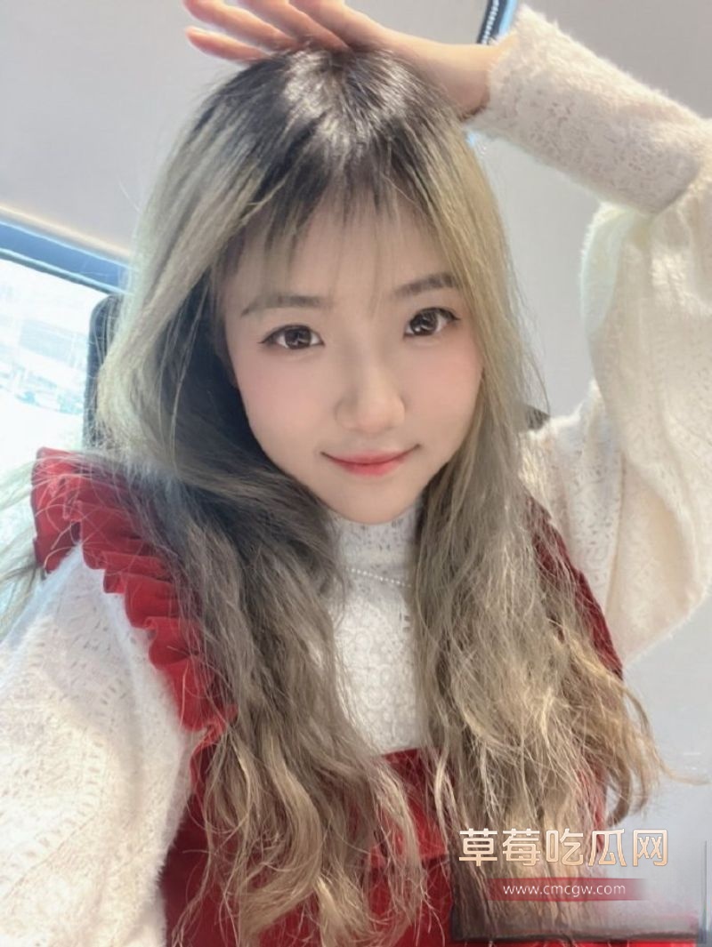 前教练Sask和前女友照片2