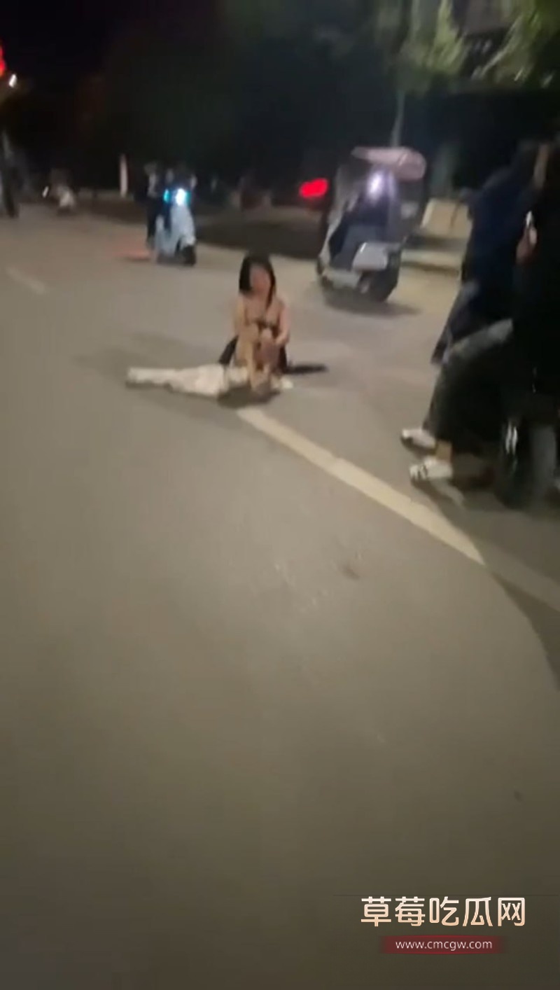 裸奔女子1