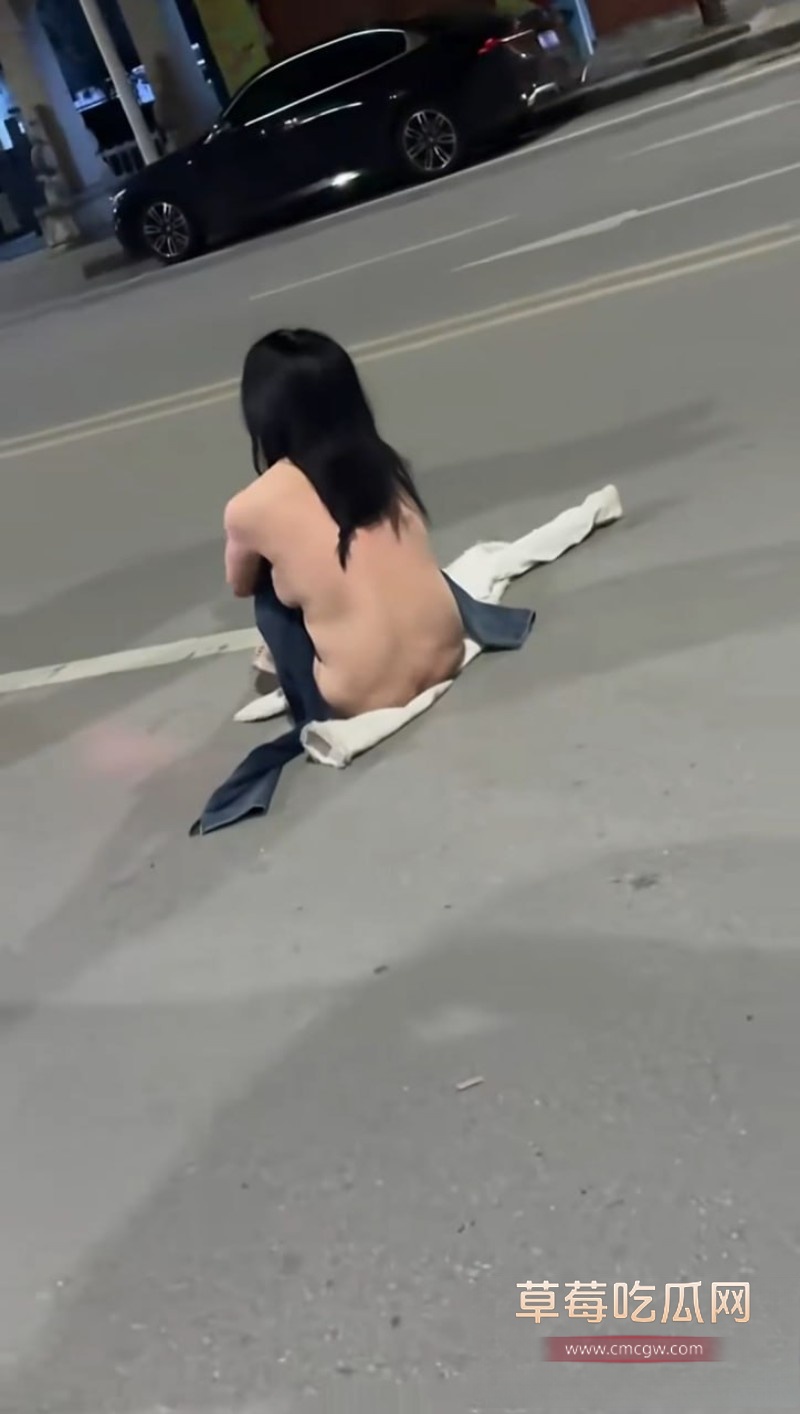 裸奔女子2