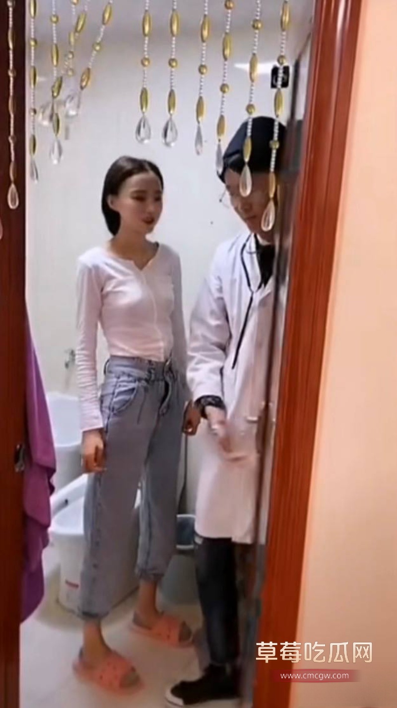 女网红多多举报大长脸 18
