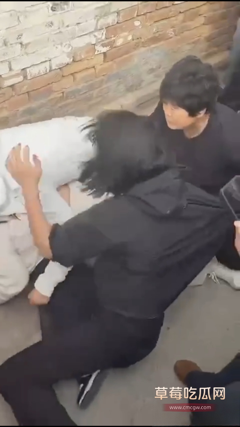河北廊坊北陶管营村抓小三现场 10