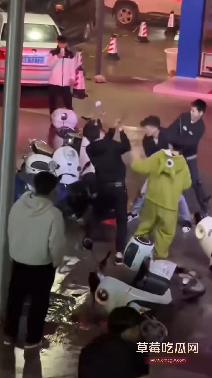 街头群架钢管砸头血流成河4 街头群架钢管砸头血流成河4