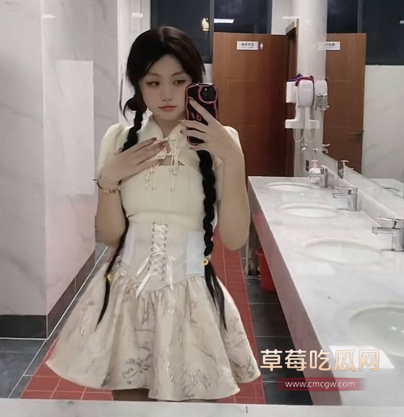 古装大奶少妇 王静 17 古装大奶少妇 王静 17