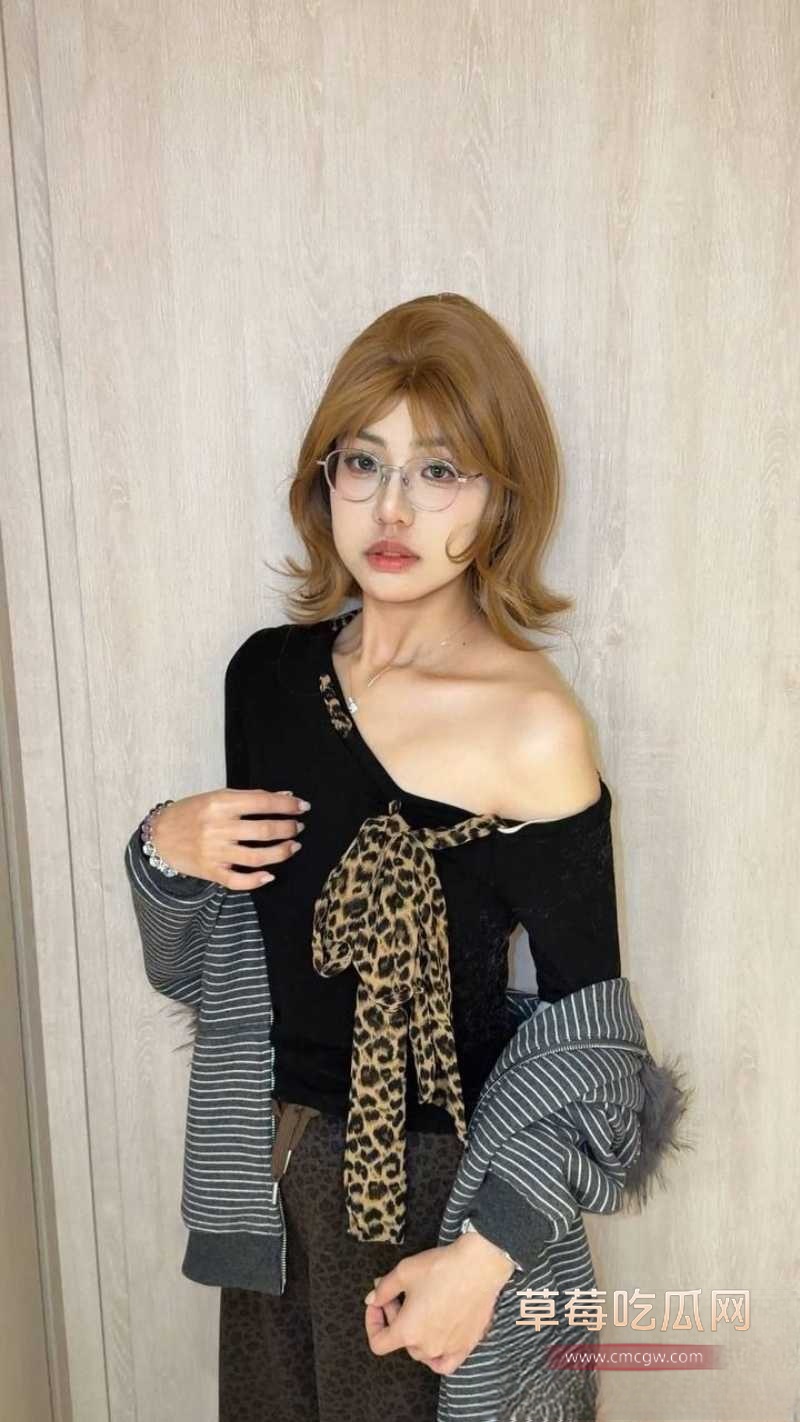 上海超嫩眼镜妹和男友恋爱五年 24