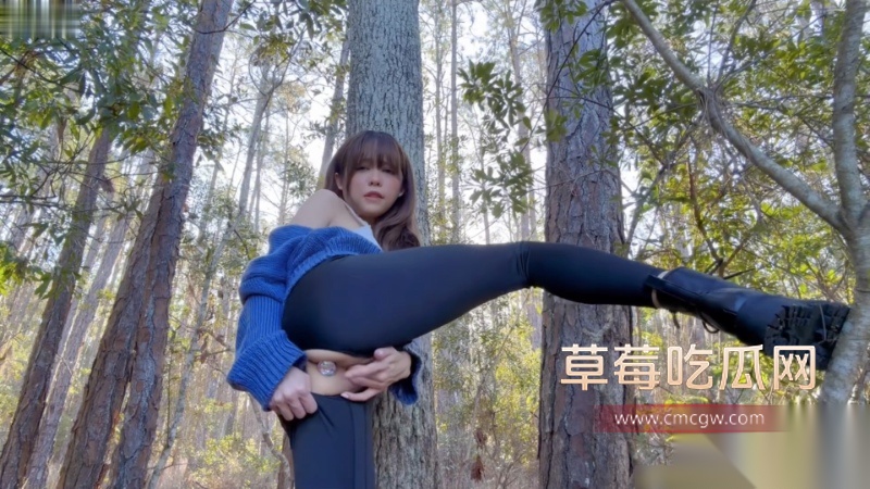 亚裔童颜博主 Kittyxkum 5