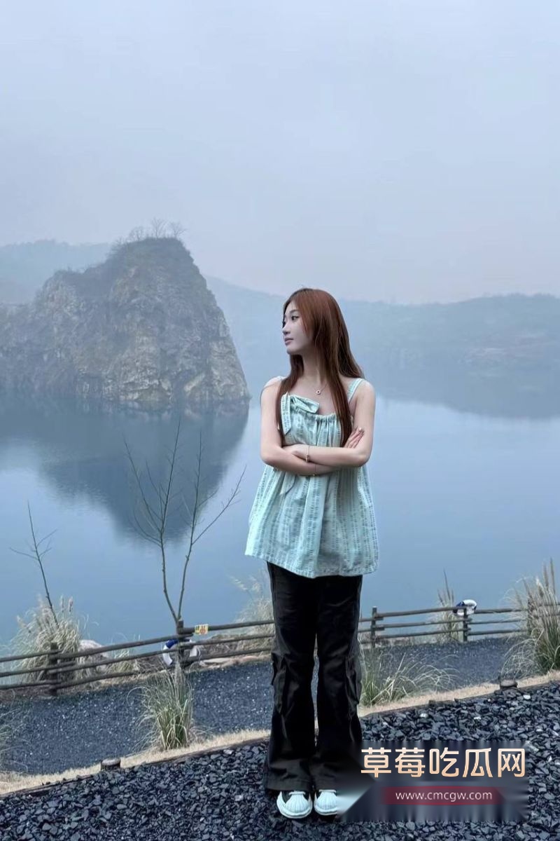 河南反差婊周沐卉 被渣男男友曝光恋爱期间的性爱视频8