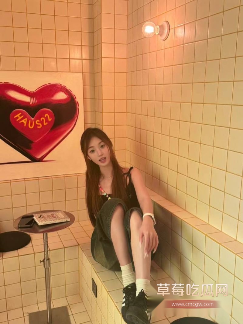 河南反差婊周沐卉 被渣男男友曝光恋爱期间的性爱视频9