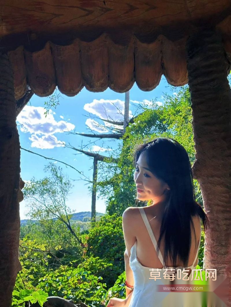 疑似事件女主的照片流出5
