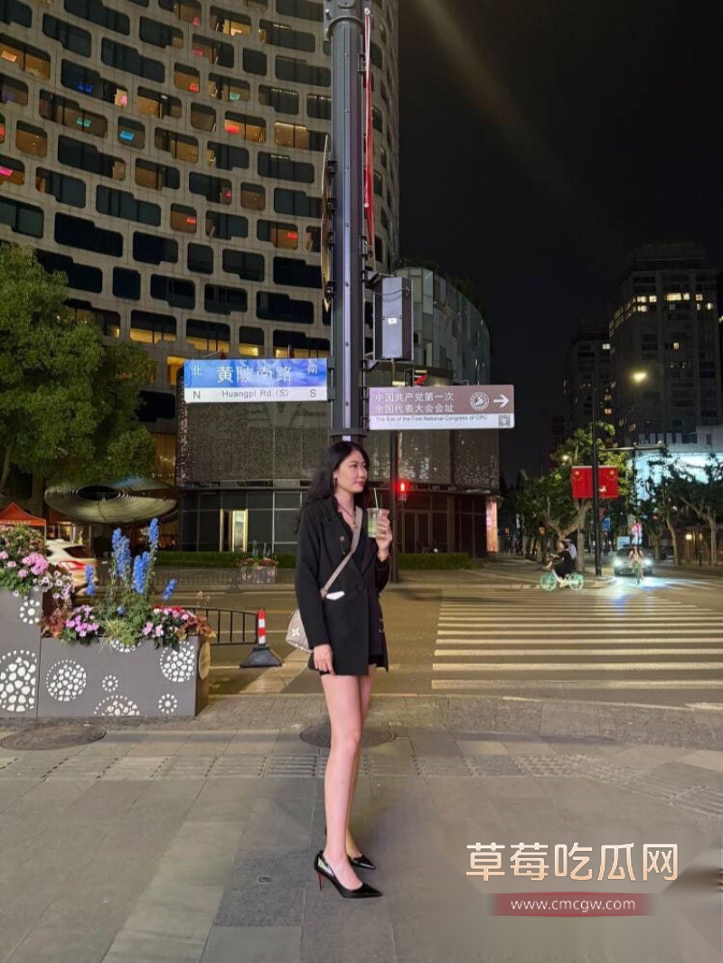 独家泄密 资产A9的离异美少妇 9