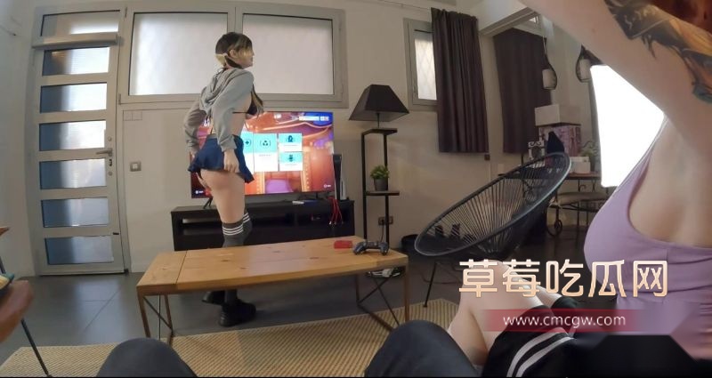 欧美巨乳尤物EnaFox 与风骚闺蜜双飞单男3